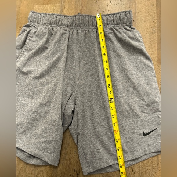 Nike dry fit men’s shorts - Picture 4 of 5